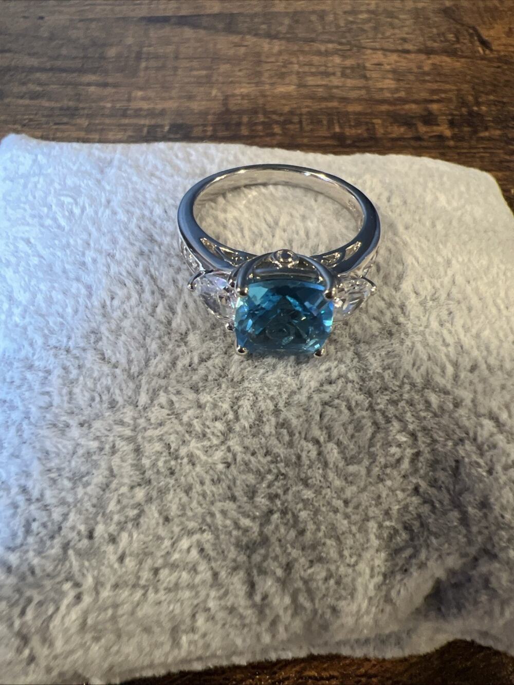 925 Sterling Silver Ring Blue & White Stone Size 7